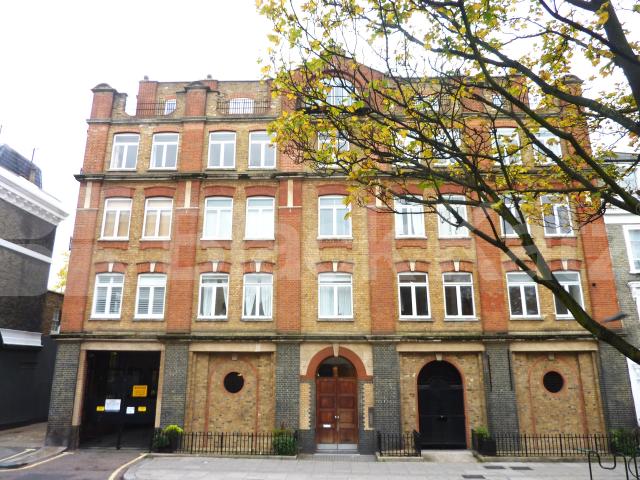 			NEW INSTRUCTION!, 2 Bedroom, 1 bath, 1 reception Flat			 Pratt Street, CAMDEN
